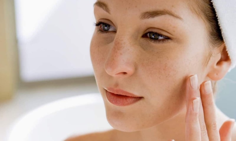 Phụ nữ ngoài 30 tuổi thường gặp phải tình trạng da bị nám nhẹ