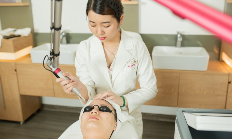 Điều trị nám da mặt bằng công nghệ Laser Q-Switch thế hệ mới tại Dr Spiller Skinlab