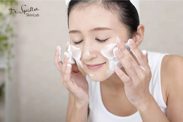 Sữa rửa mặt cho da bị kích ứng - Giảm mẩn đỏ, an toàn