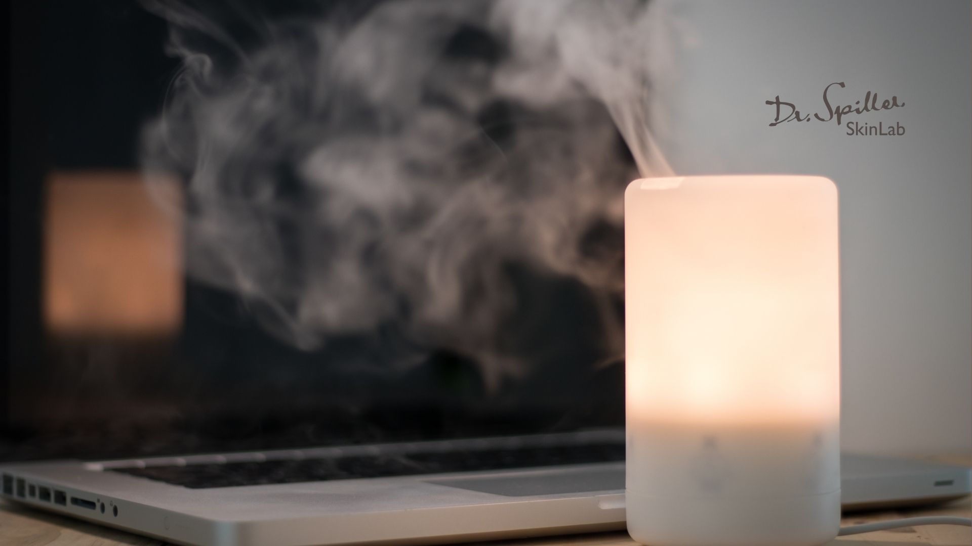 Cách dưỡng da mặt khô ban đêm: Duy trì độ ẩm không khí trong phòng ngủ