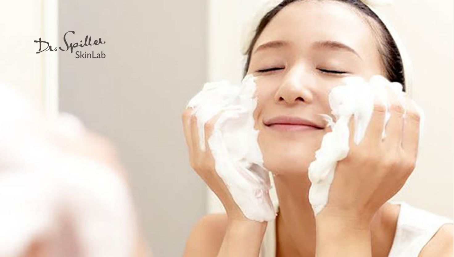 Cách rửa mặt cho da khô: Rửa mặt đúng thời điểm