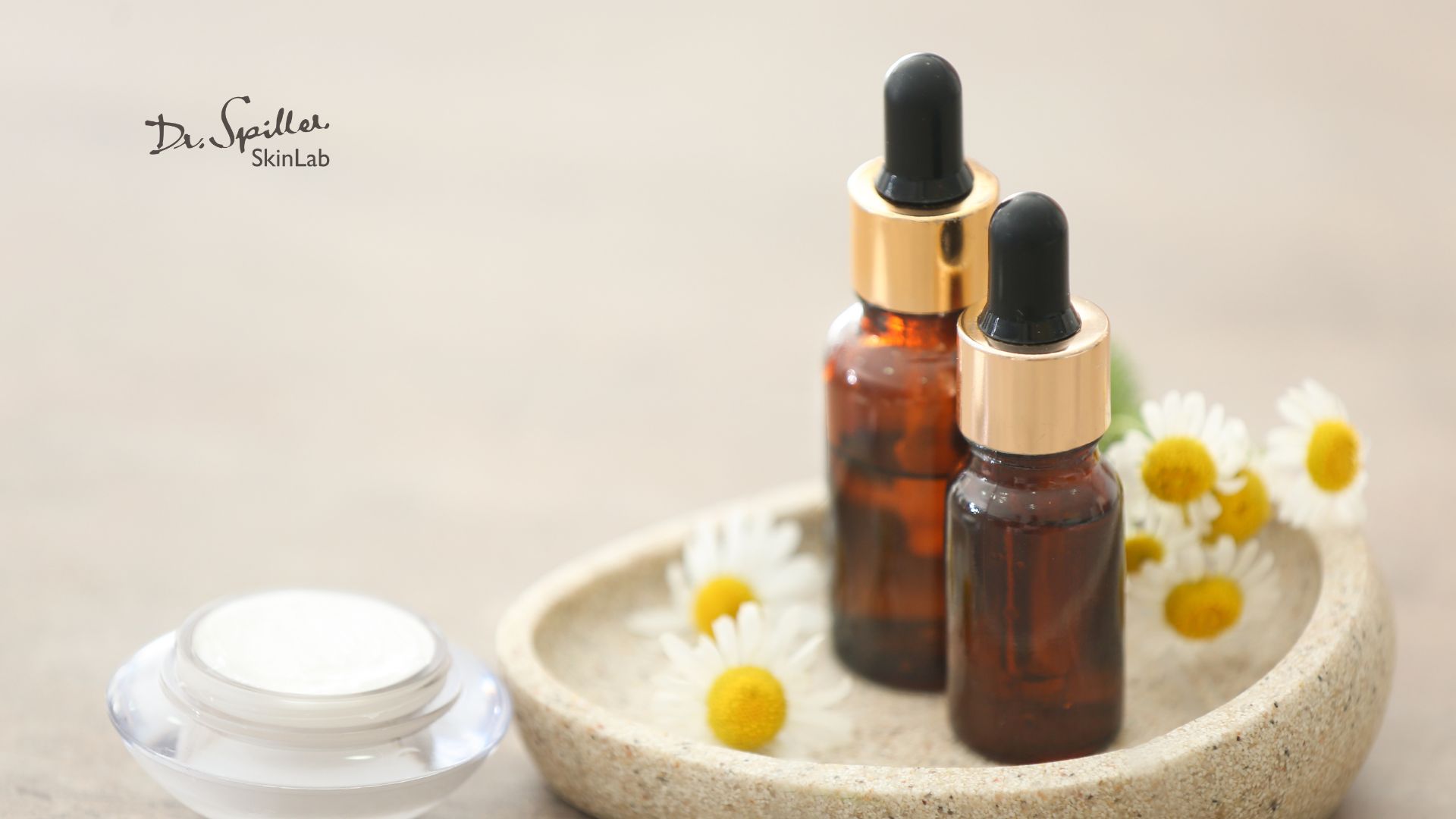 Lựa chọn sản phẩm chăm sóc da phù hợp mùa hanh khô