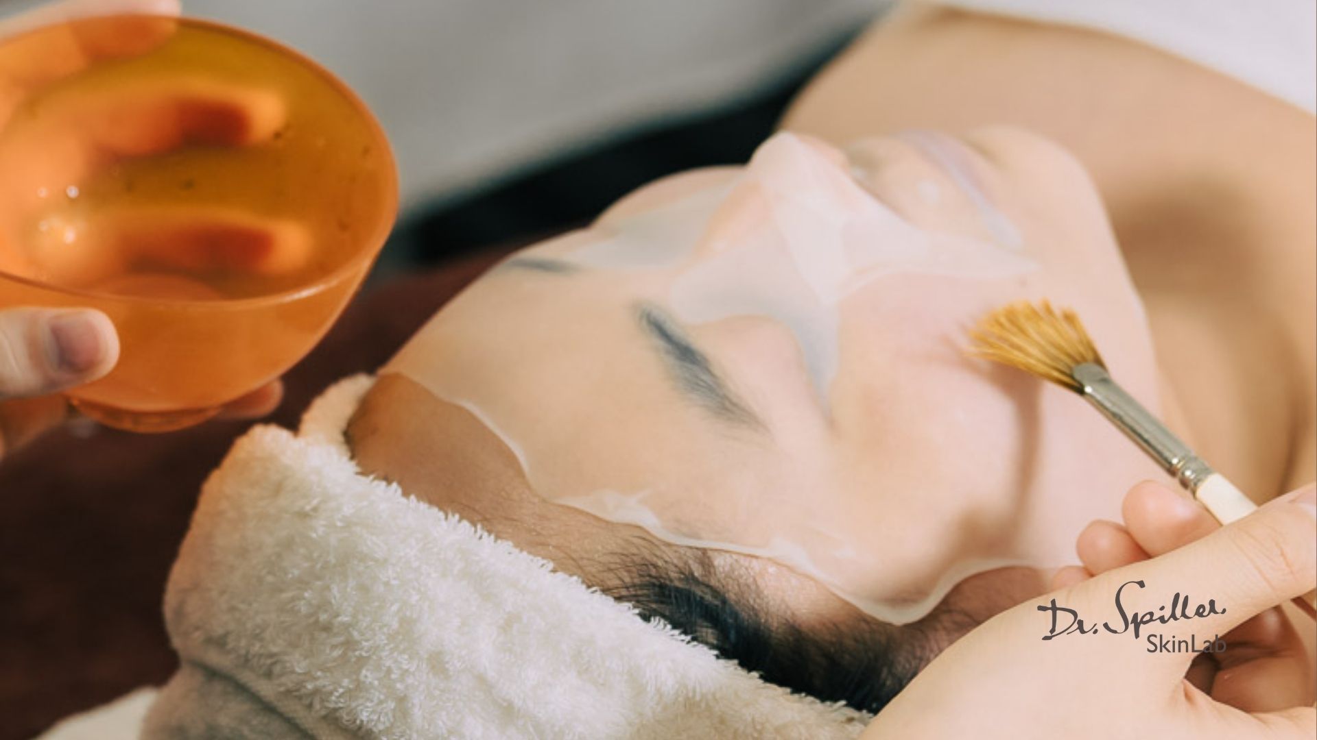 Lão hóa da ở tuổi dậy thì: Chăm sóc da chuyên sâu với Collagen intensive fleece mask tại Dr-Spiller Skinlab