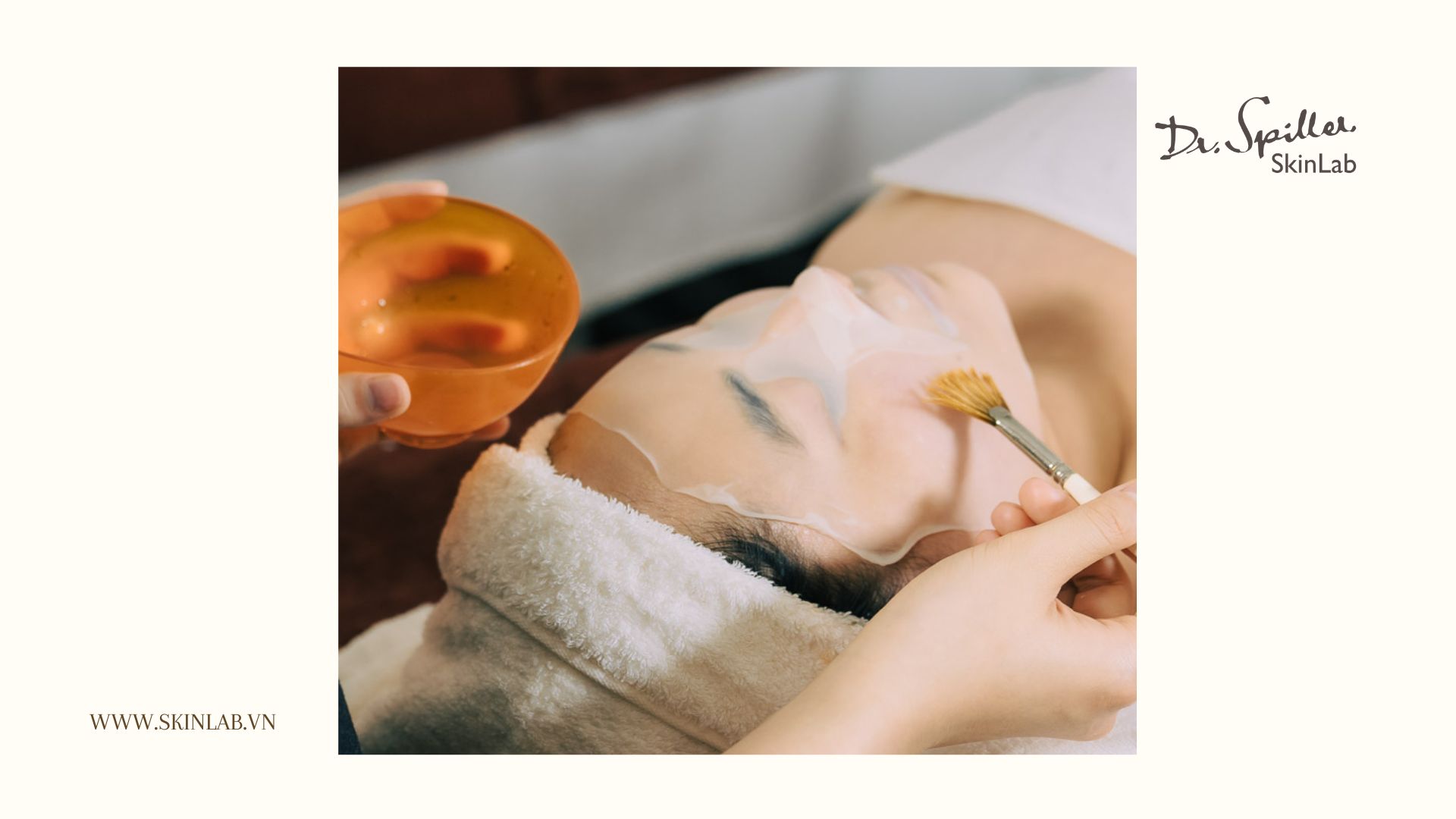 Liệu trình trẻ hoá da tại spa an toàn với mặt nạ Collagen Intensive Fleece Mask