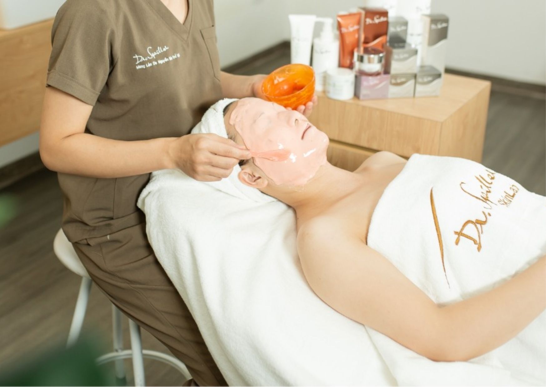 Phục hồi làn da bằng mặt nạ thiên nhiên kết hợp mỹ phẩm chứa amino acid tại Dr.Spiller Skinlab