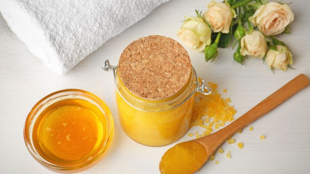 Mặt nạ trứng gà và mật ong vừa dưỡng ẩm vừa làm dịu làn da khô