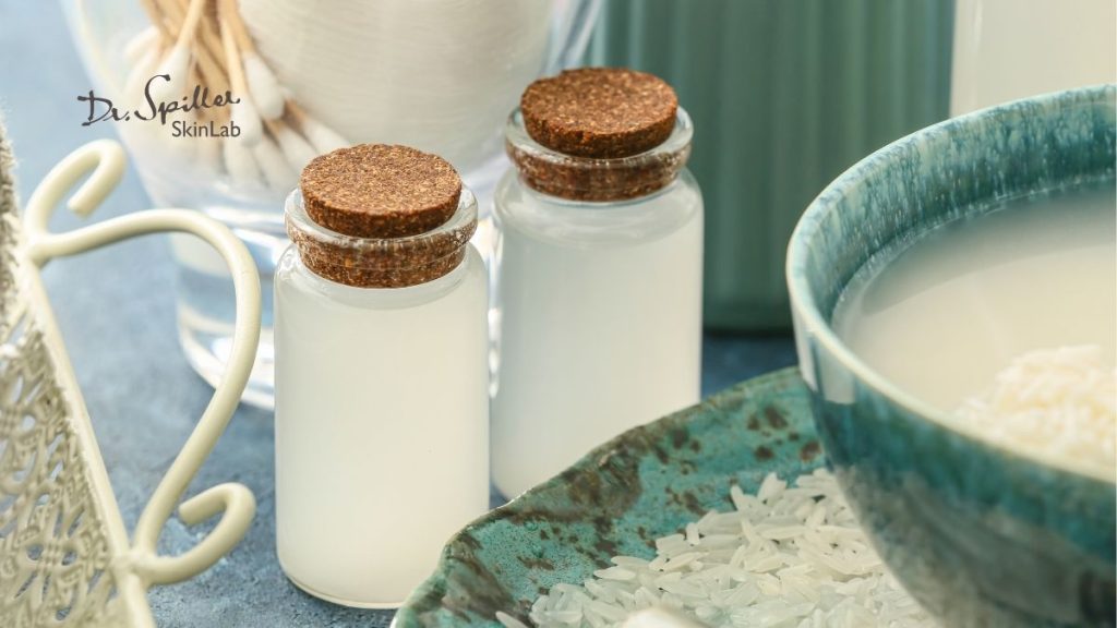Cách rửa mặt cho da nhạy cảm bằng nước gạo hiệu quả