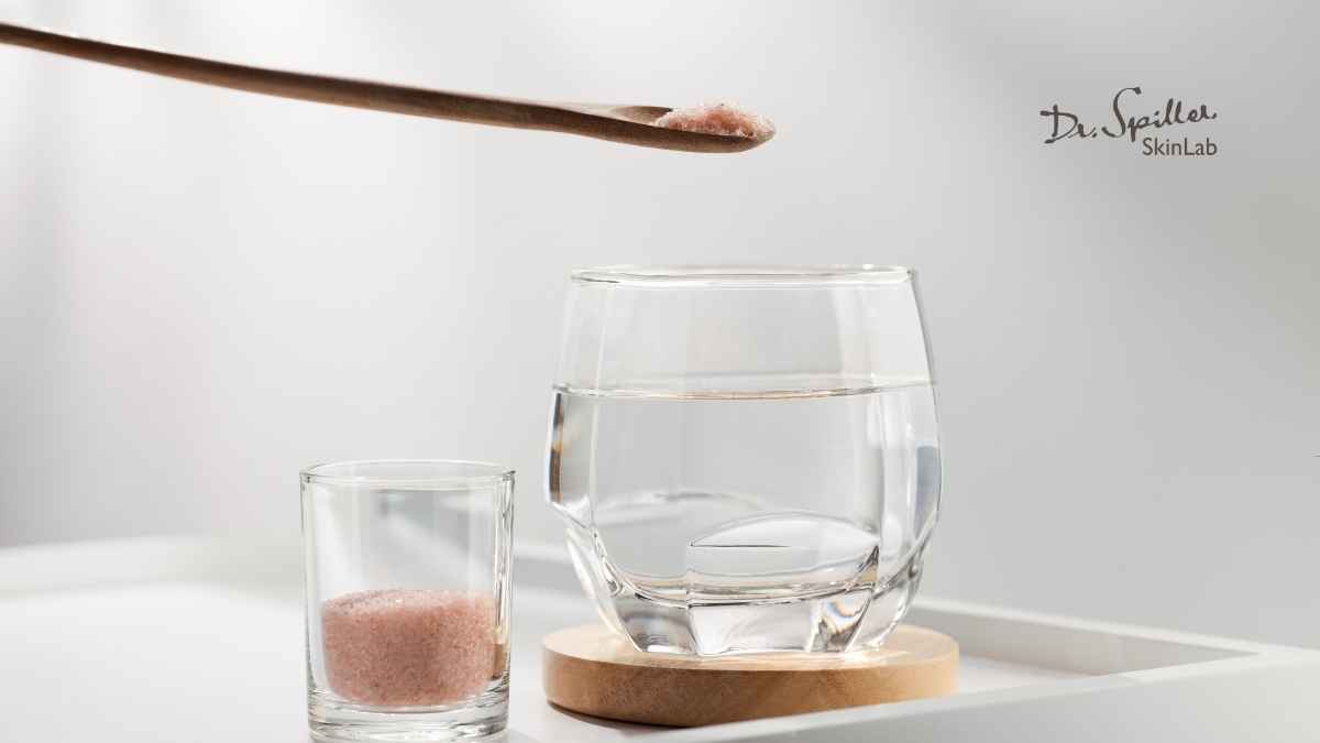 Cách sử dụng nước muối loãng để điều trị viêm da nhạy cảm đúng cách