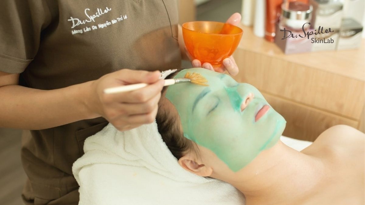Tại Dr.Spiller Skinlab, các liệu trình mặt nạ collagen không chỉ giúp phục hồi độ đàn hồi mà còn cải thiện cấu trúc da