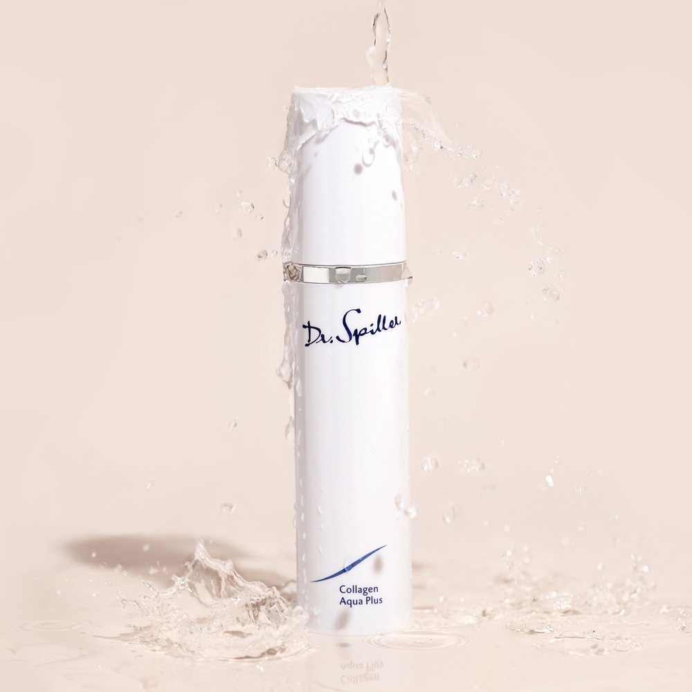 Collagen Aqua Plus chứa collagen và chiết xuất hoa cúc giúp tái cấu trúc da