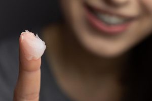 Lợi ích của sáp dầu khoáng trong làm đẹp & chăm sóc da