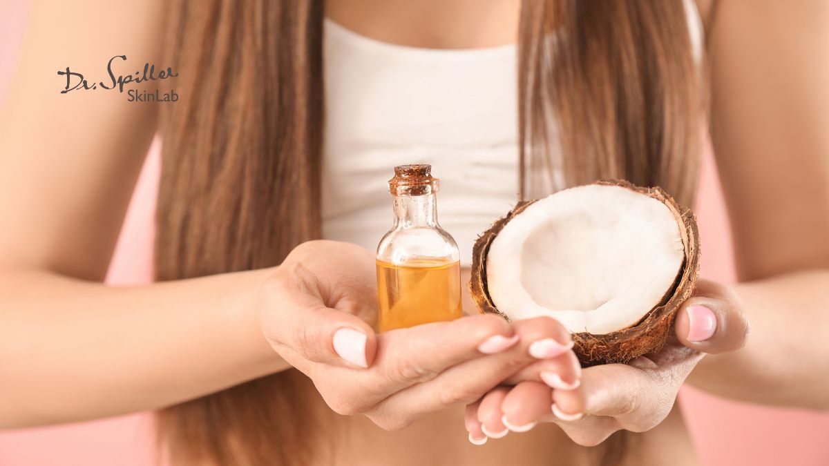 hoa dầu dừa nguyên chất lên tay trước khi đi ngủ cải thiện da tay bị khô