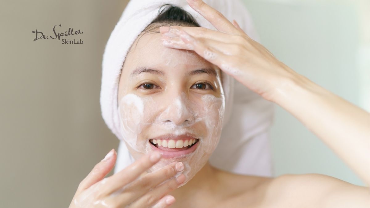 Tại sao da nhạy cảm cần sử dụng sữa rửa mặt dịu nhẹ?