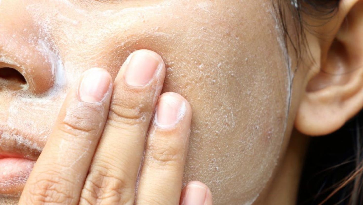 Tẩy da chết cho da khô nhạy cảm nhẹ nhàng, hiệu quả