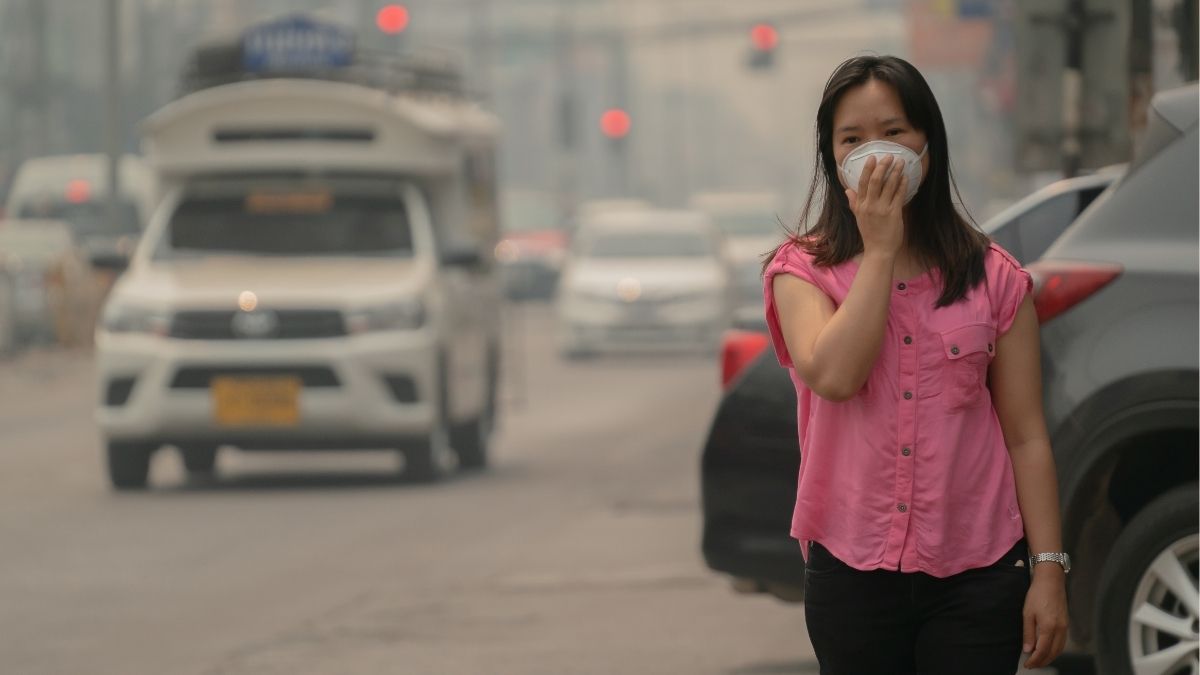 Ánh nắng mặt trời, bụi bẩn và ô nhiễm làm tổn thương cấu trúc da