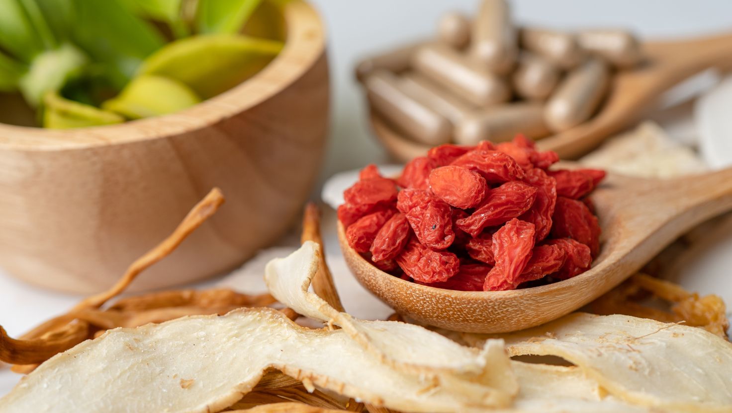 Lợi Ích Của Thuốc Bắc Trong Việc Tái Tạo Da