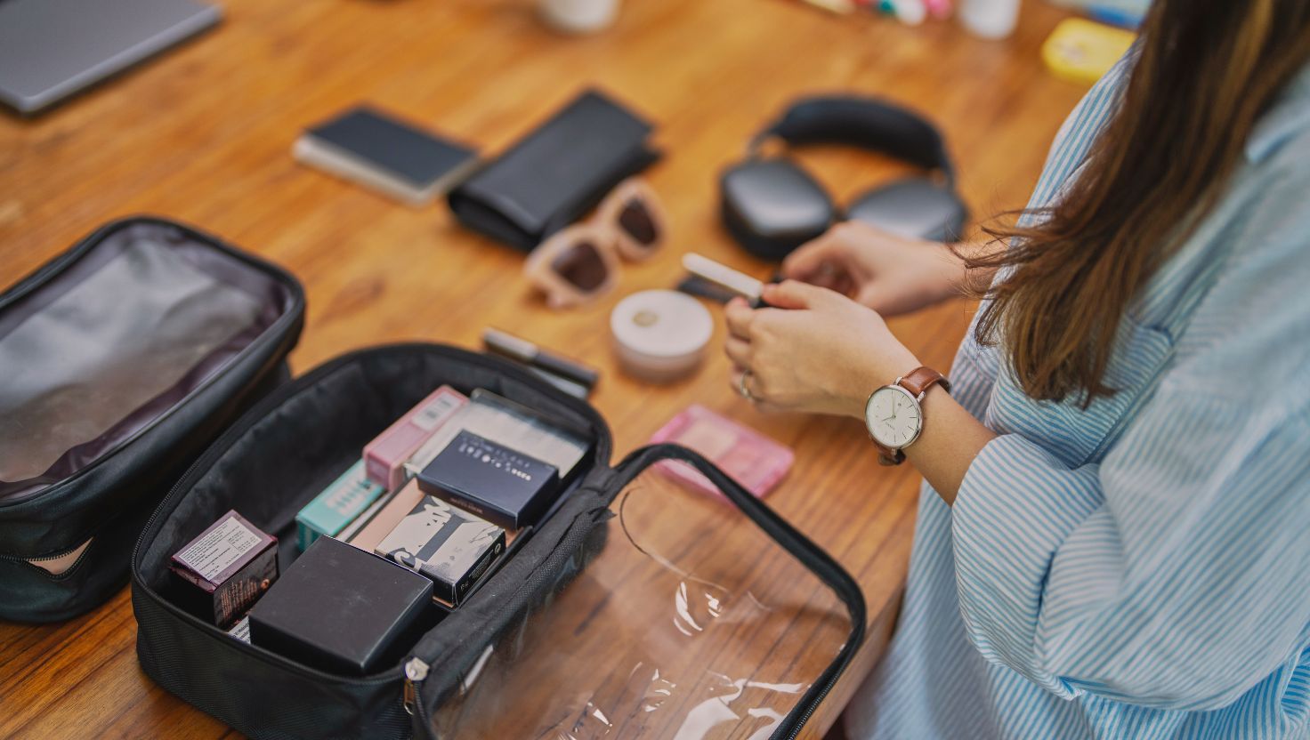 Việc dùng quá nhiều sản phẩm cùng lúc hoặc đổi mỹ phẩm liên tục cũng là yếu tố góp phần tăng nguy cơ dị ứng.