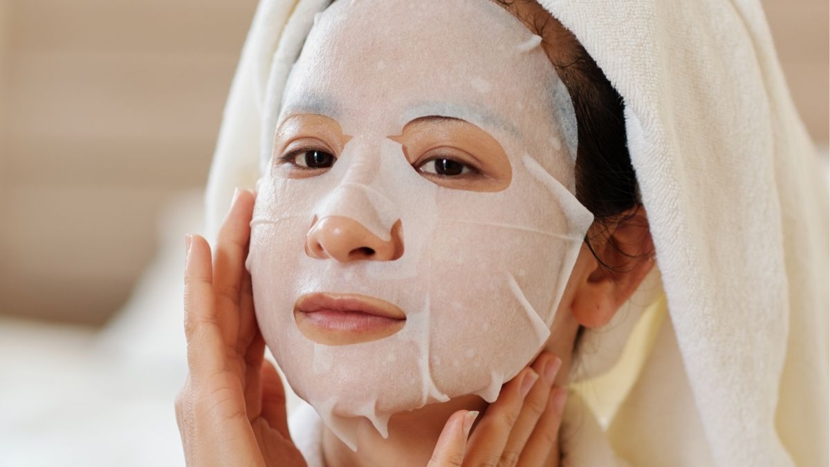 Mặt nạ giấy là lựa chọn tuyệt vời để cấp ẩm cho da hỗn hợp.