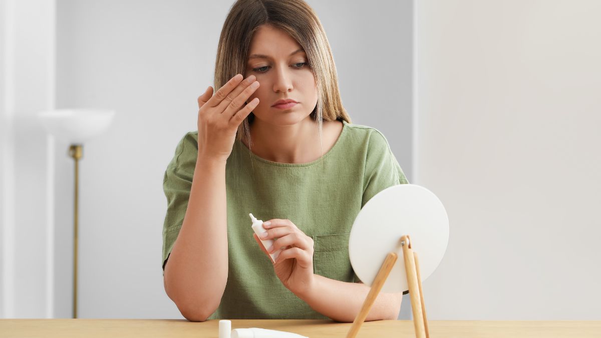 Những thói quen xấu làm da mất sức sống: Không tẩy trang