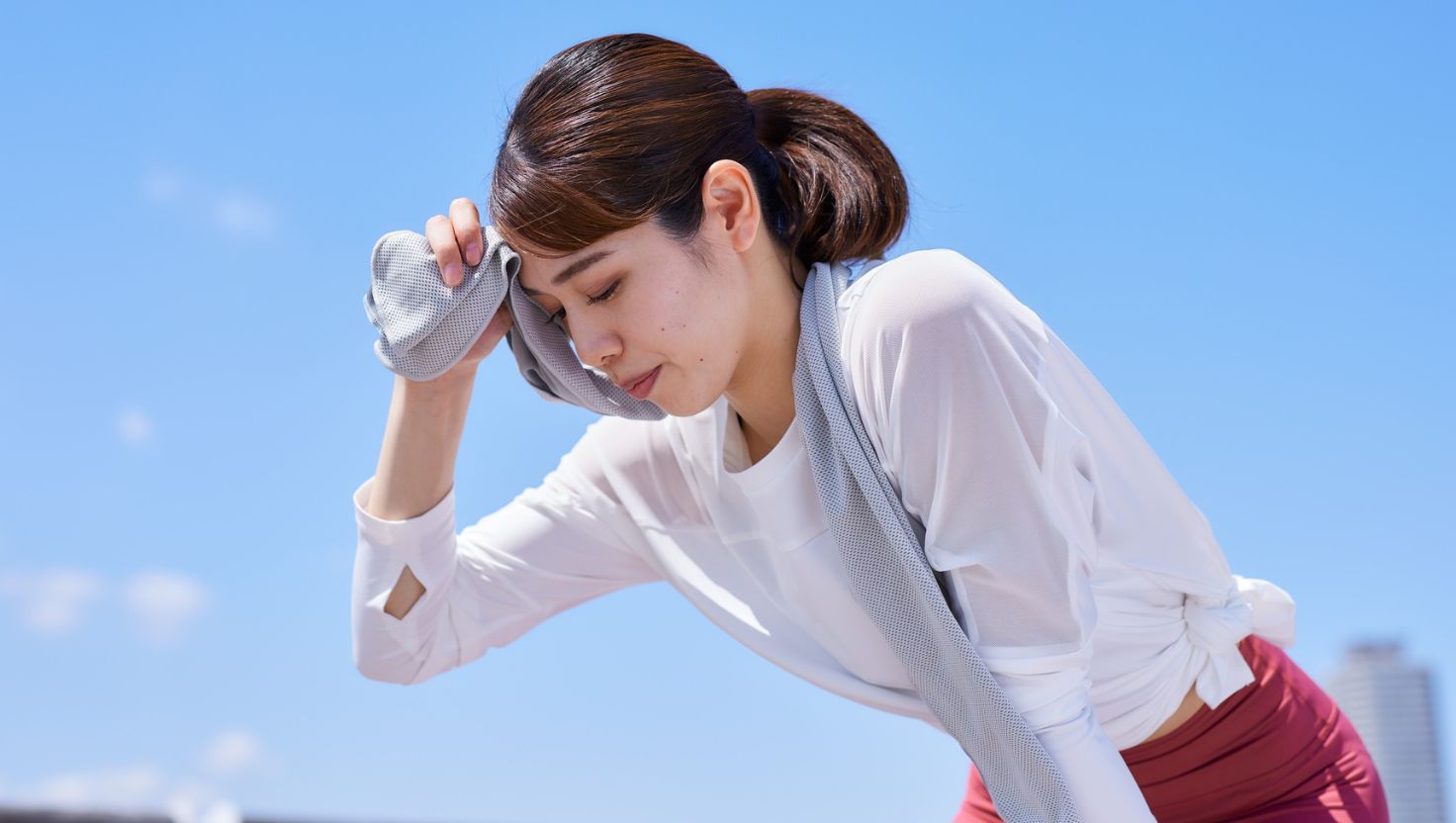 Dùng serum có bị ăn nắng không? Giải đáp chuyên sâu