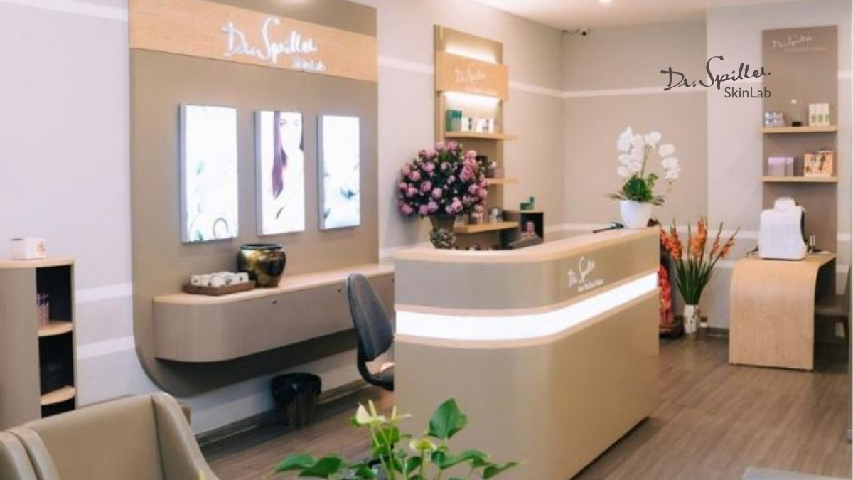 1–2 buổi/tuần tại Dr‑Spiller Skinlab kéo dài từ 4–6 tuần, tùy mức độ mụn và độ nhạy cảm của da.