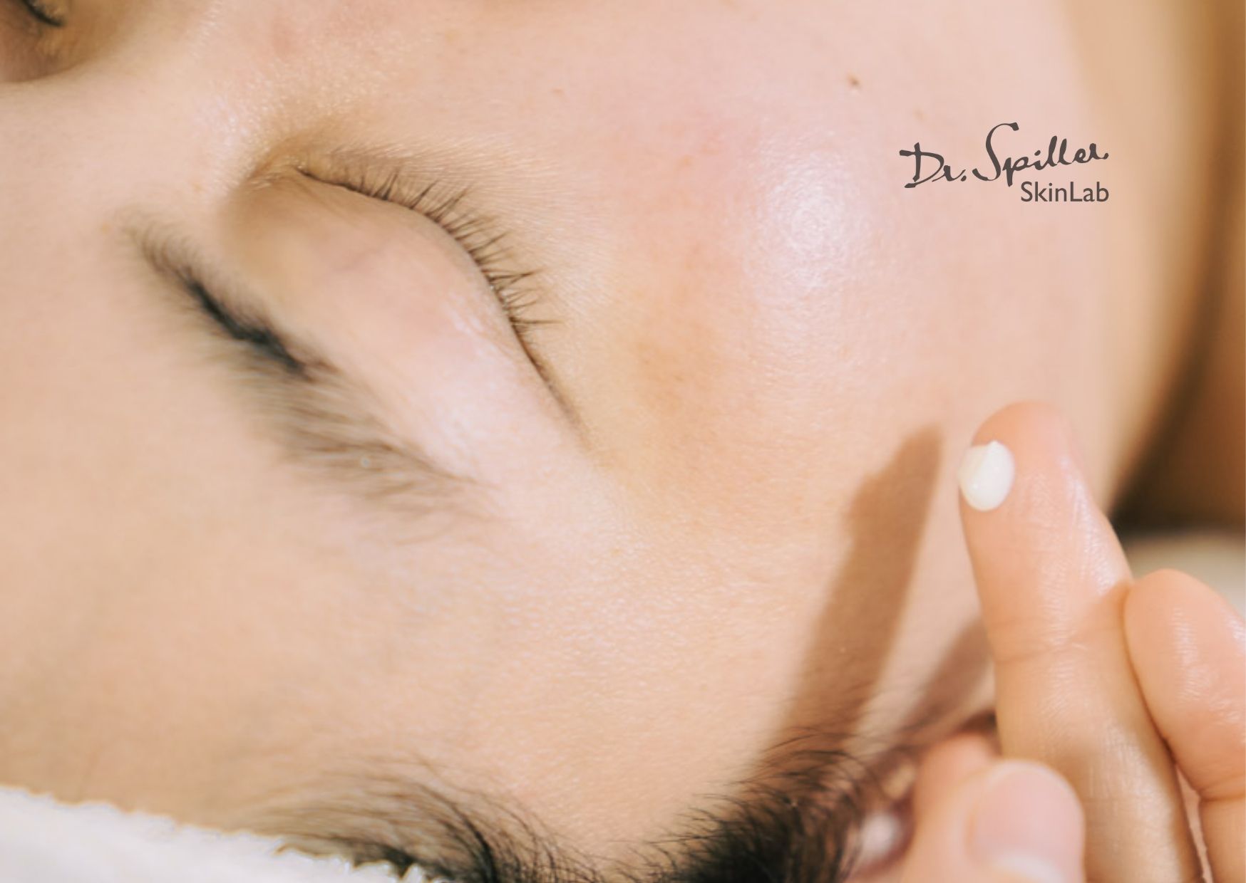 Các dịch vụ chăm sóc spa tại Dr-Spiller Skinlab cho mụn li ti quanh mắt