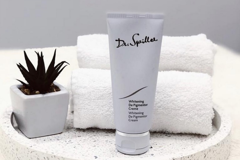 Whitening De Pigmentor Cream: hỗ trợ làm sáng vùng nám, đốm nâu mà không gây bong tróc như Tretinoin.