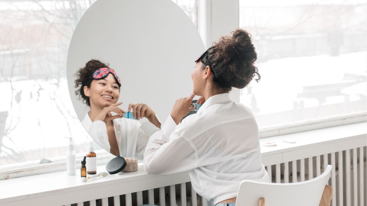 Việc đầu tư thời gian và kiến thức cho skincare giúp duy trì làn da tươi trẻ, làm chậm quá trình lão hóa và giảm thiểu chi phí điều trị về lâu dài.