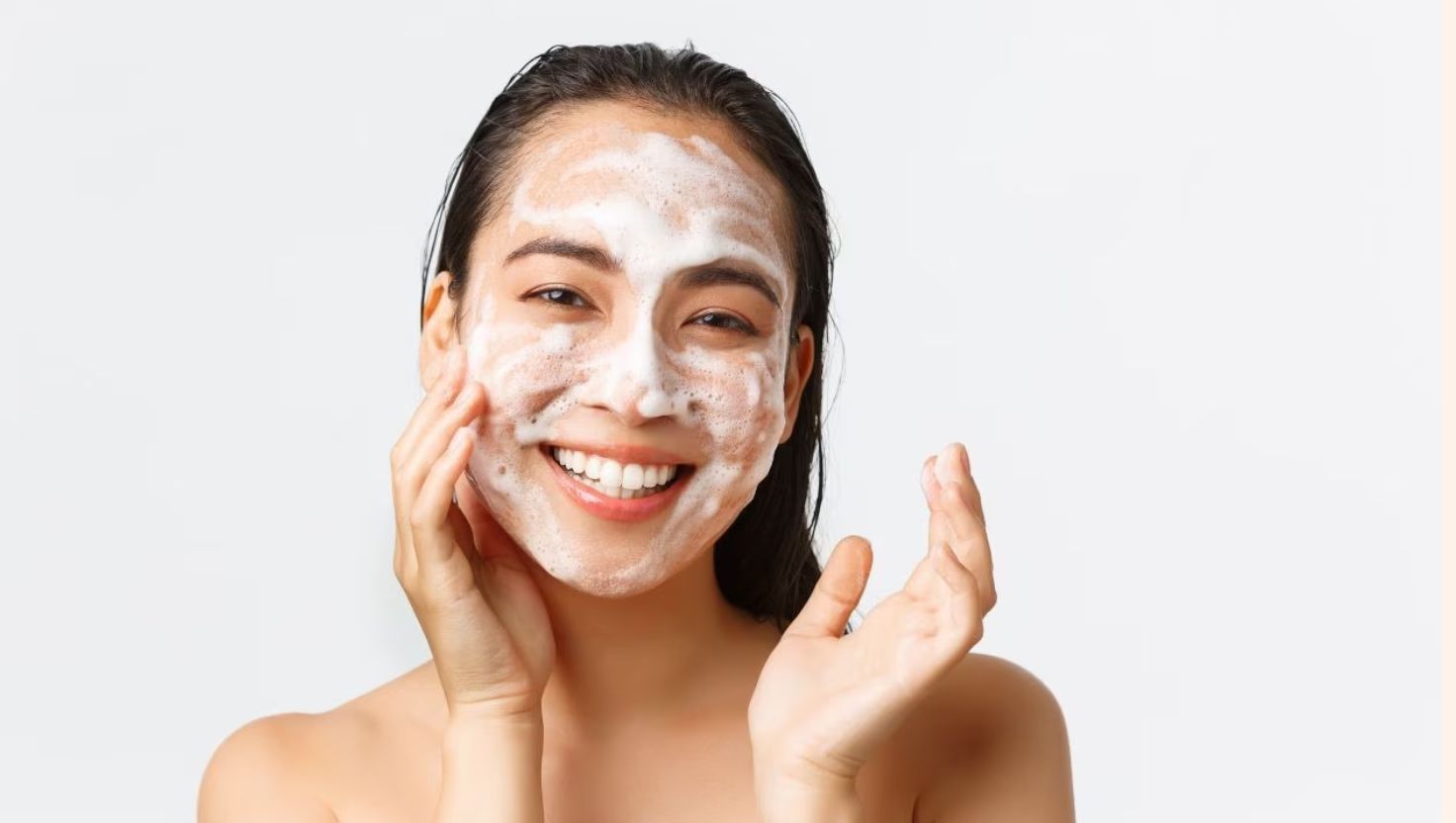 Vì Sao Nên Dùng Sữa Rửa Mặt Dịu Nhẹ Không Hóa Chất?