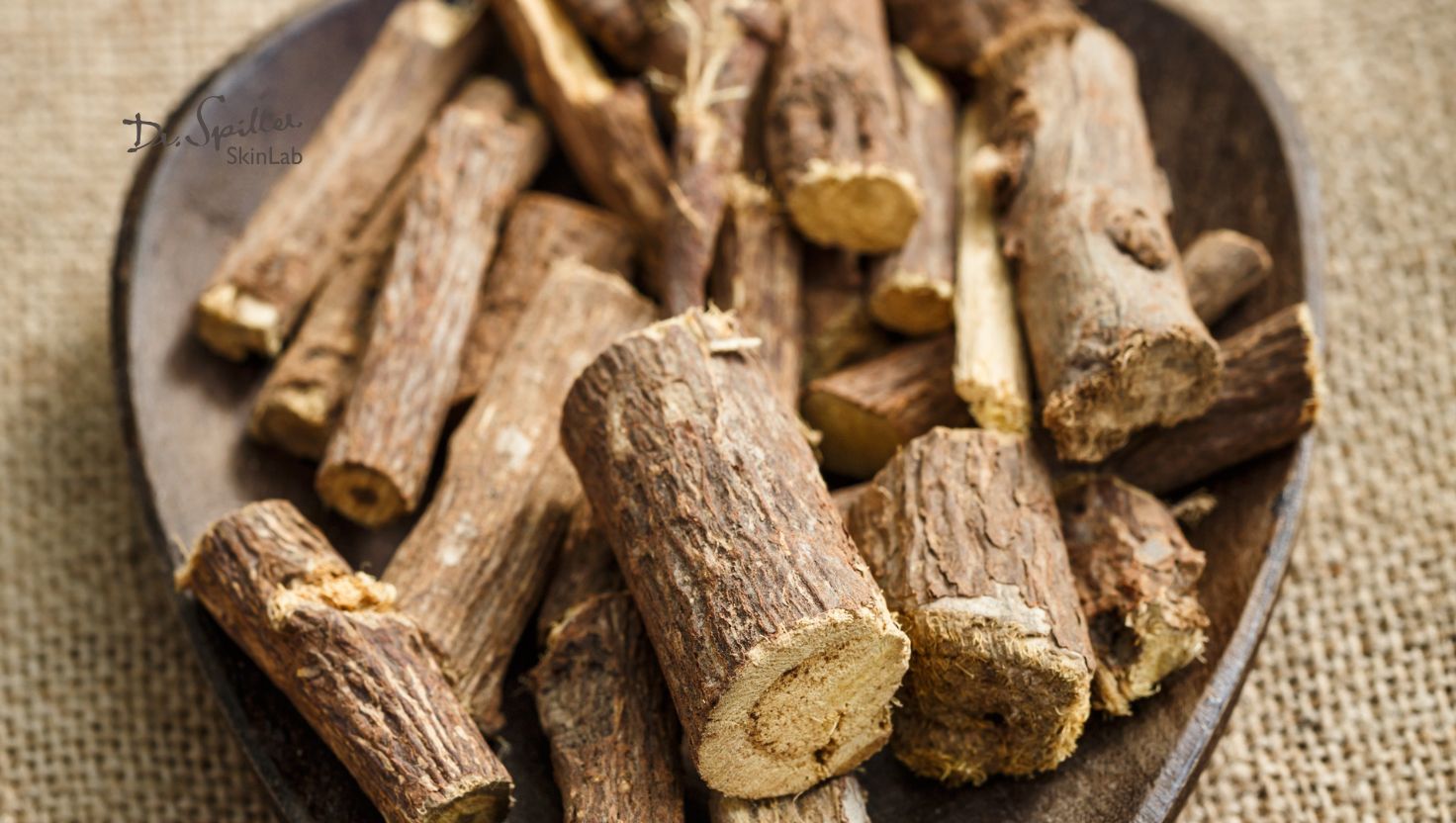 Chiết xuất cam thảo có chứa glabridin – hoạt chất giúp làm sáng da