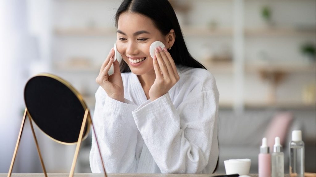 Toner pad là gì? Lợi ích và tips dùng toner pad hiệu quả