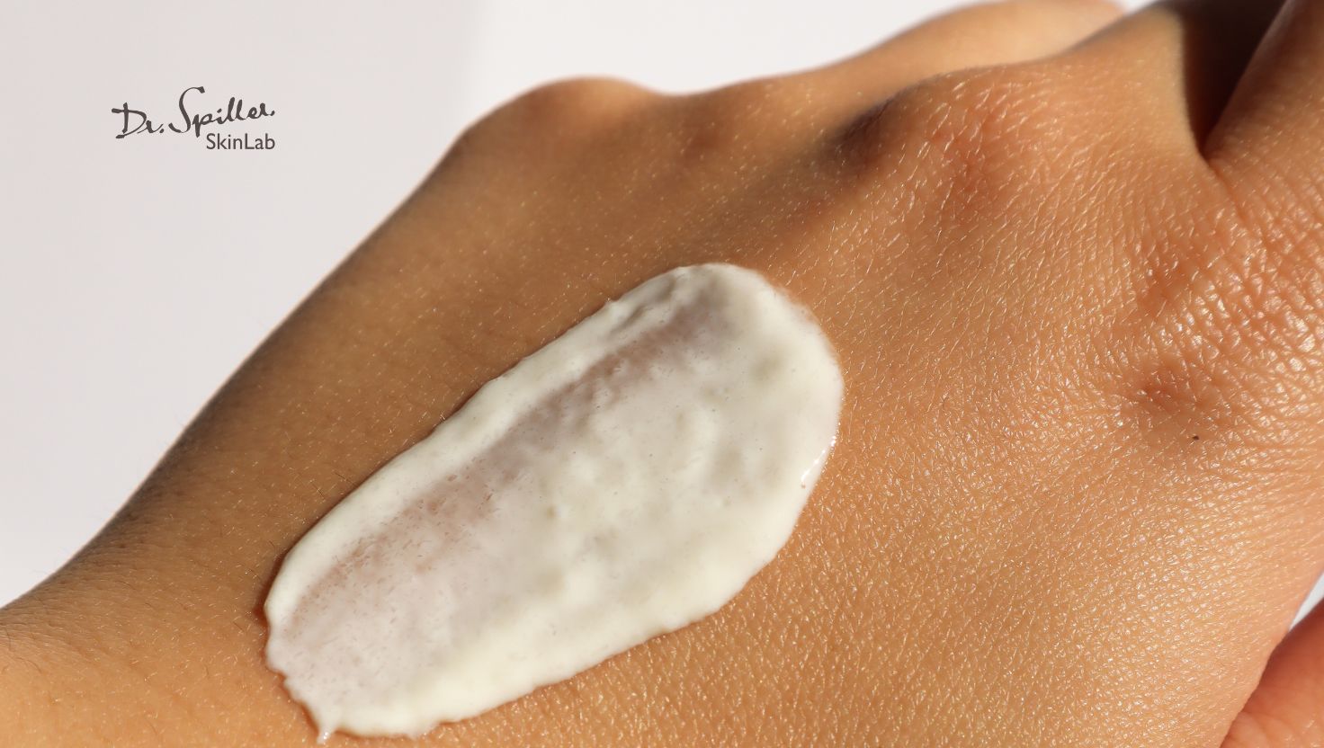 Trẻ hóa bàn tay với 5+ tips an toàn, hiệu quả