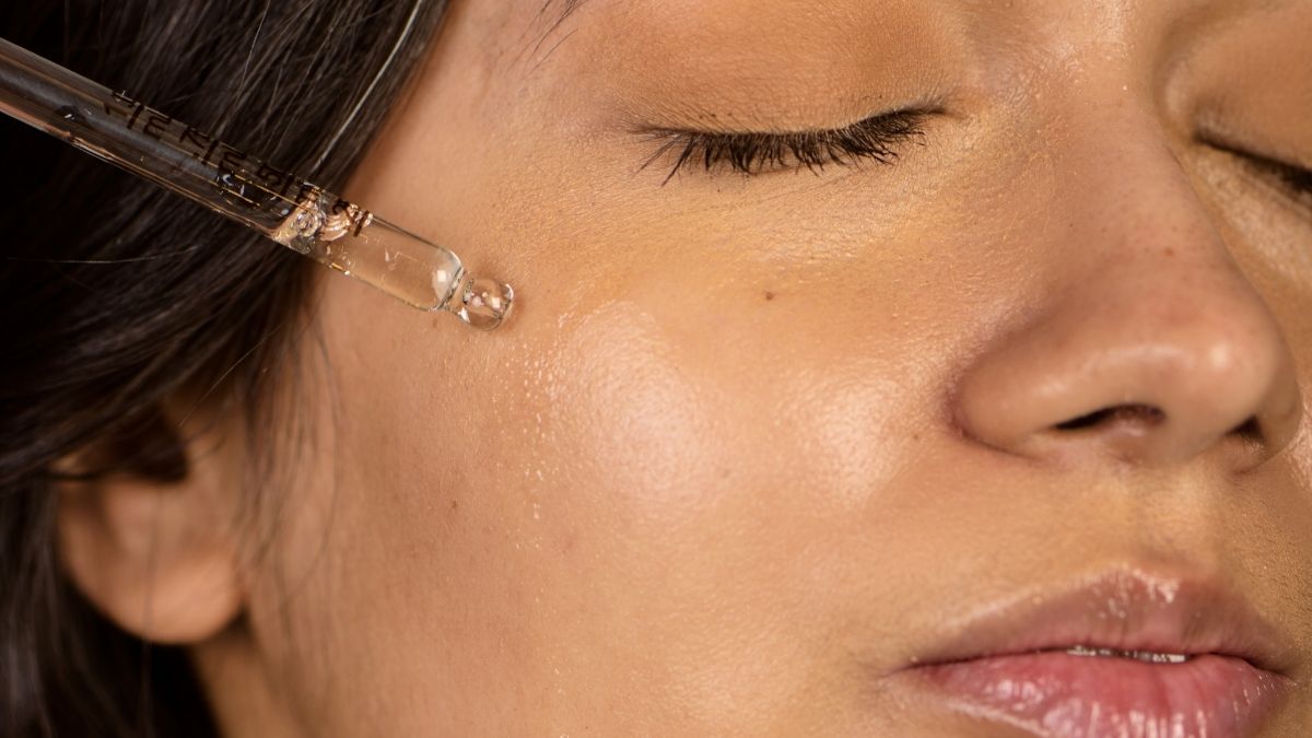 Cách sử dụng tinh dầu tràm trà để trị mụn hiệu quả