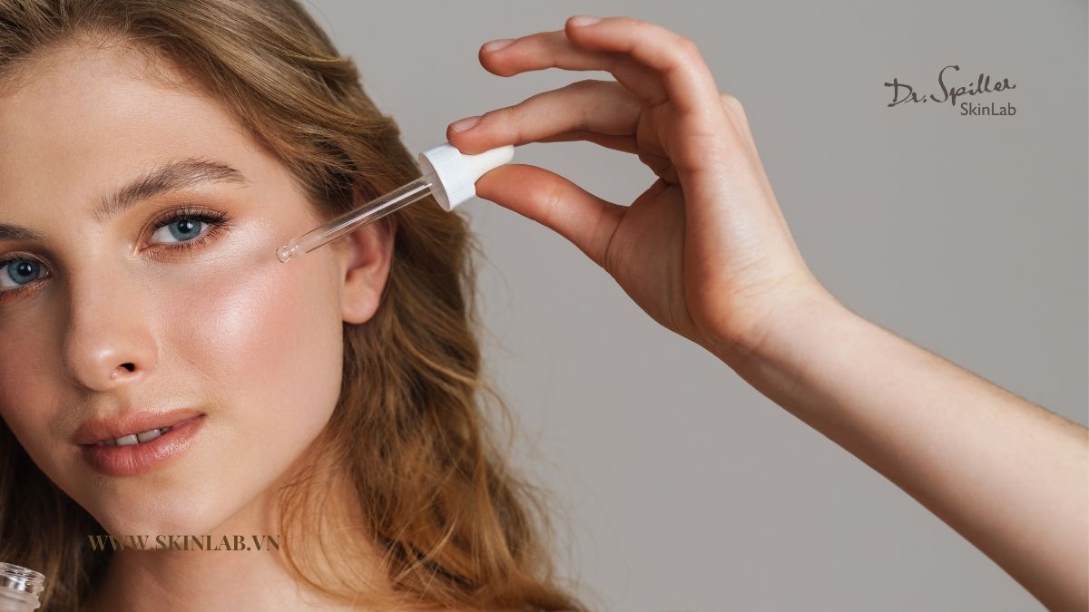 Serum là “trợ thủ” tuyệt vời cho da nhạy cảm nhờ khả năng thẩm thấu nhanh và mang lại hiệu quả cấp nước tức thì