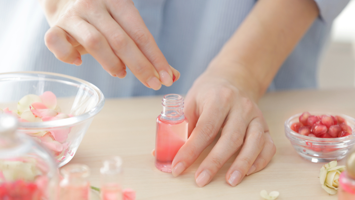 Cách làm nước hoa hồng tự nhiên tại nhà