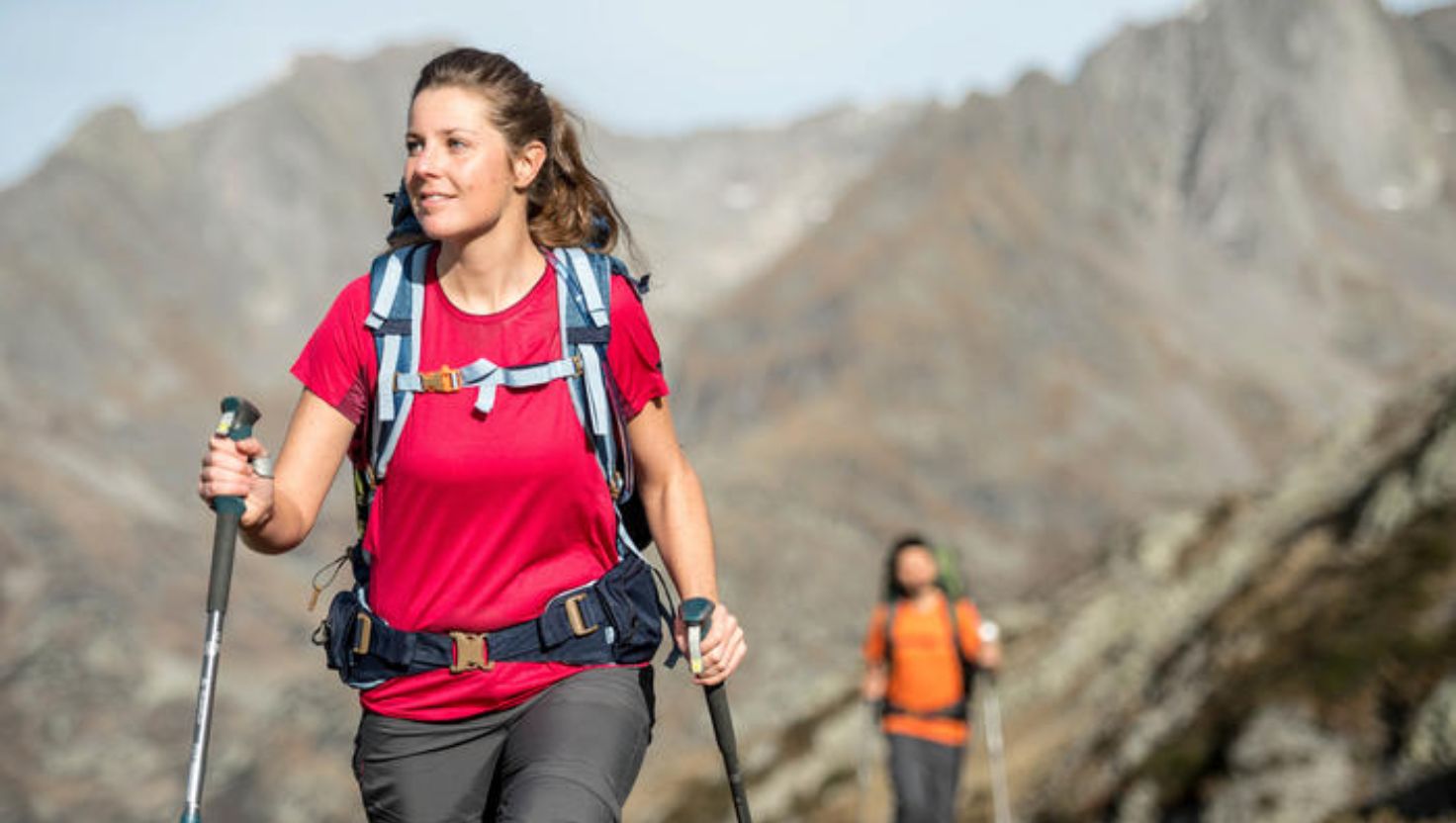 Những tác động này kết hợp với điều kiện khí hậu khắc nghiệt trên núi có thể gây tổn thương da nghiêm trọng nếu không bảo vệ.