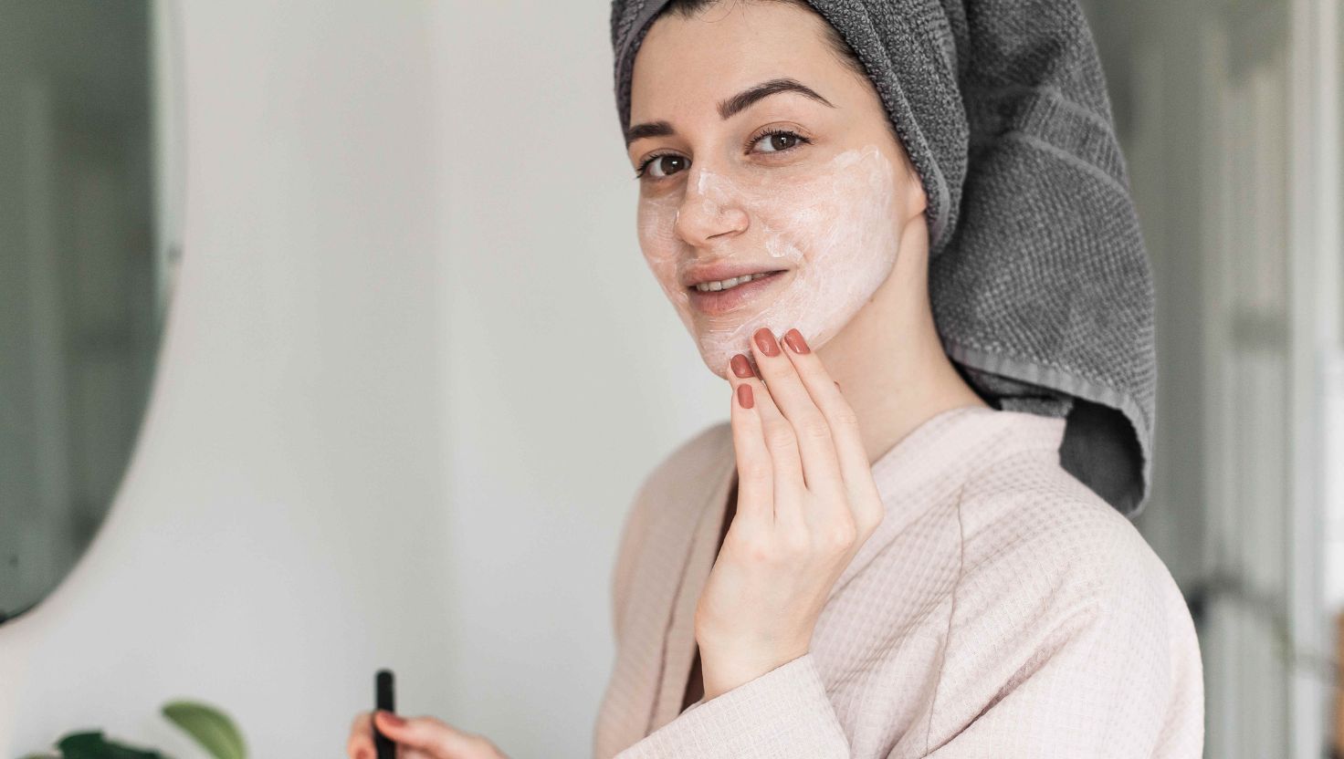 Duy trì thói quen đắp mặt nạ hàng ngày sẽ giúp da bạn phản ứng tích cực. Làn da sẽ luôn khỏe đẹp và rạng rỡ.