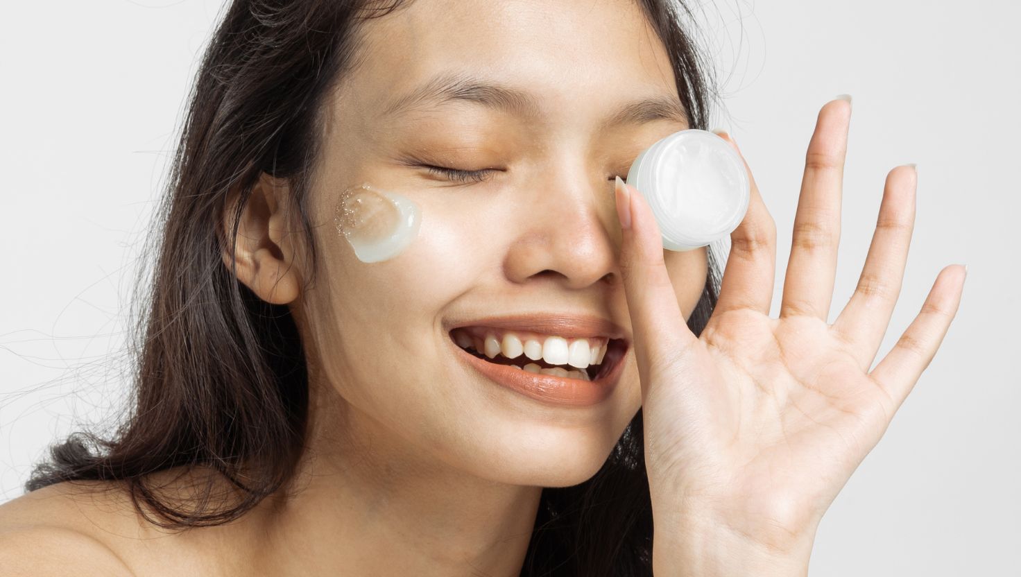 Duy trì độ ẩm và phục hồi hàng rào bảo vệ da