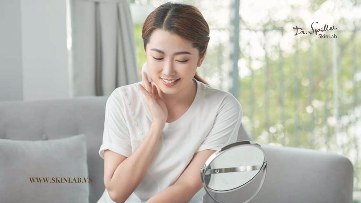 Do đó, lựa chọn dưỡng ẩm phù hợp cho da nhạy cảm là bước nền tảng