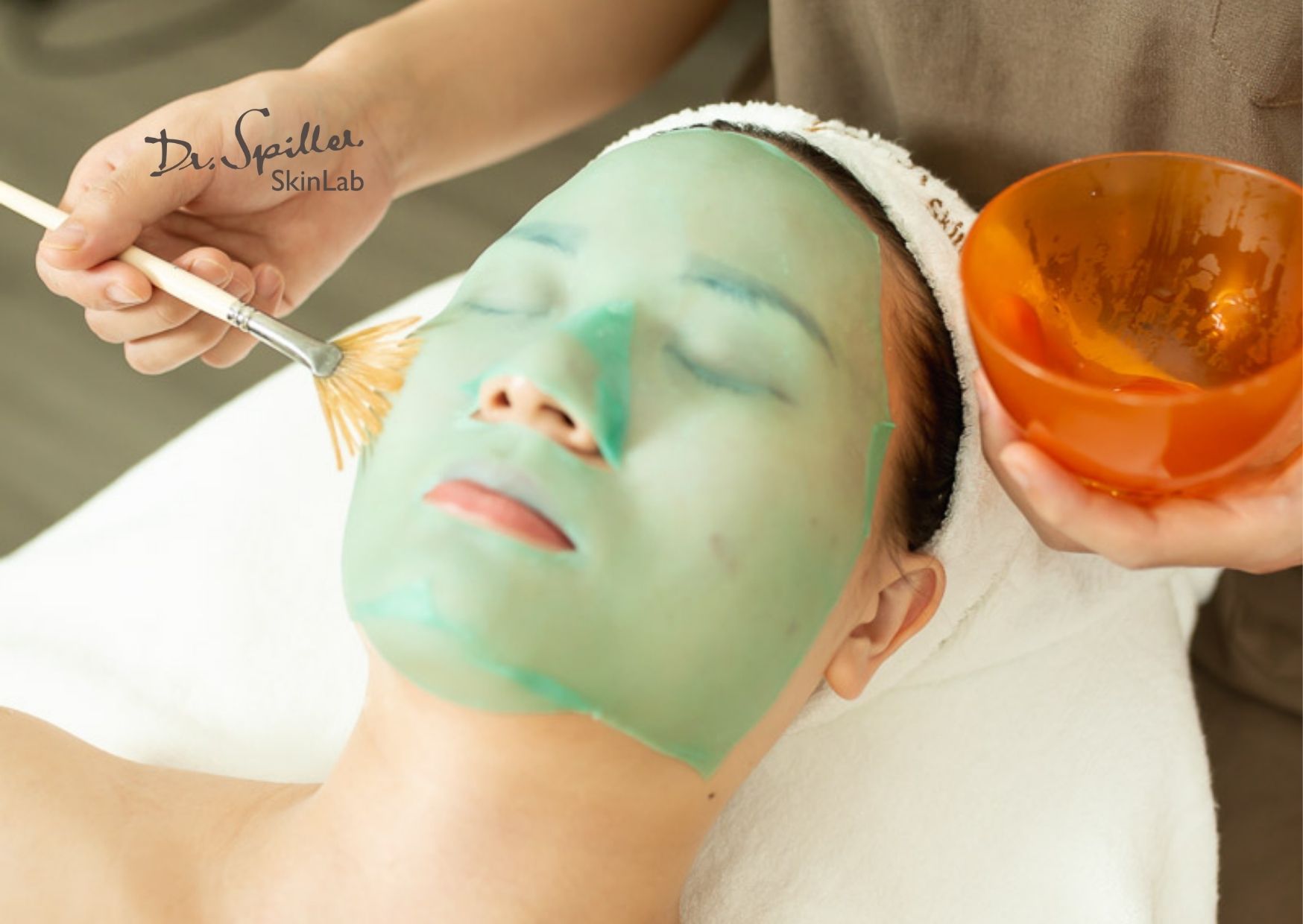 Chống Nắng Từ Bên Ngoài: Liệu Trình Chuyên Sâu Tại Skinlab