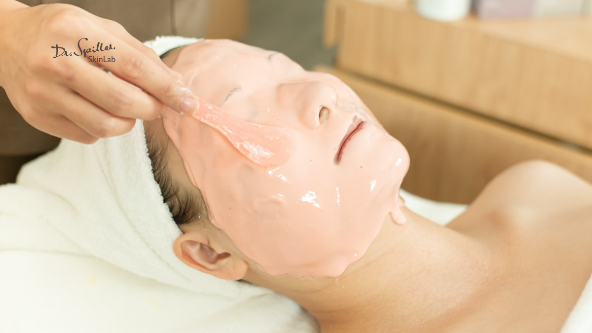 Trị liệu này kết hợp serum Vitamin C đậm đặc cùng với Mặt nạ Age Repair Peel Off Mask.