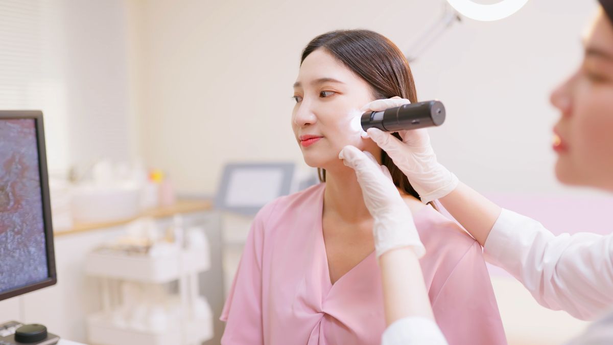 Với sự hỗ trợ của trí tuệ nhân tạo (AI) và các cảm biến thông minh, nhiều thiết bị hiện nay có thể phân tích tình trạng da của bạn