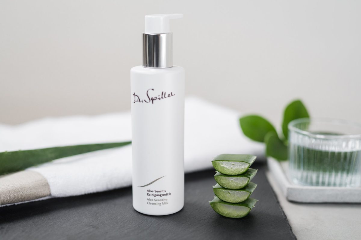 Skinlab cung cấp nhiều dòng sản phẩm dịu nhẹ, thiên về cấp ẩm và không gây kích ứng da