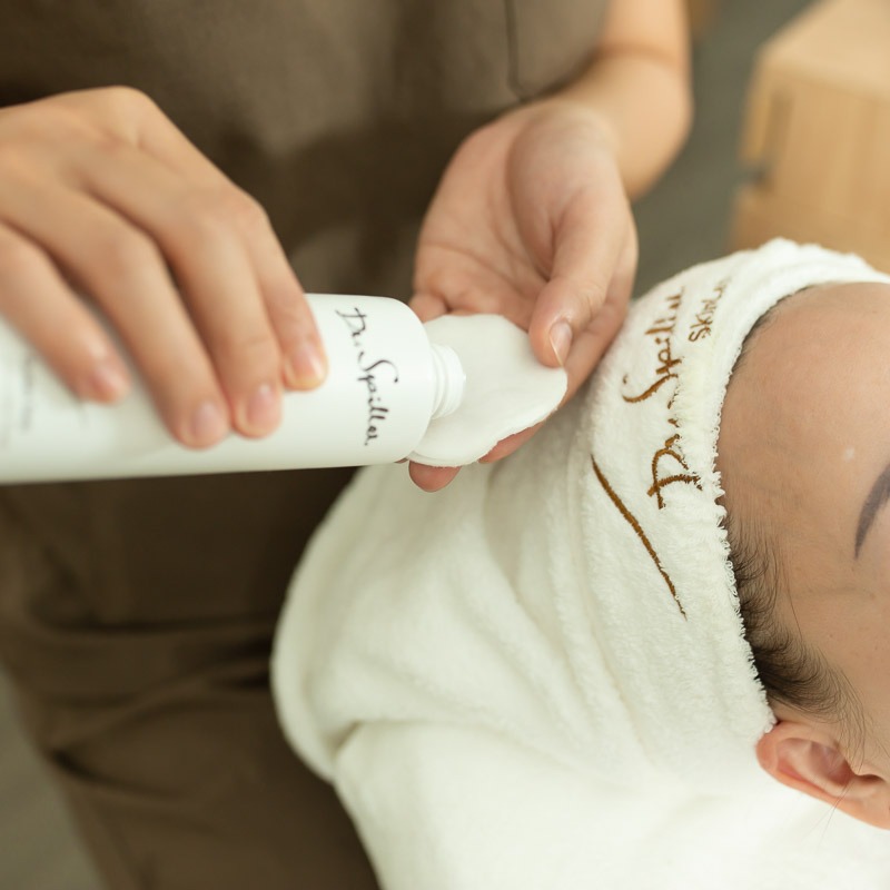 Bên cạnh liệu trình chăm sóc da cá nhân hóa dựa trên phân tích chuyên sâu, Skinlab còn sử dụng các loại mỹ phẩm an toàn, lành tính