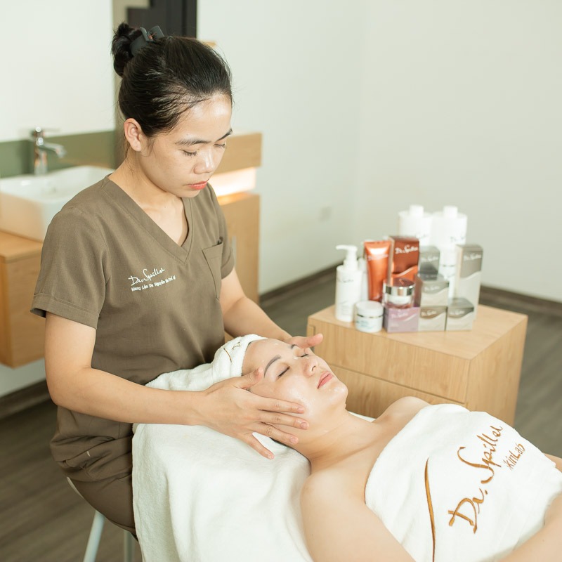 Tham khảo các dịch vụ chăm sóc da nhạy cảm mùa thu tại Skinlab