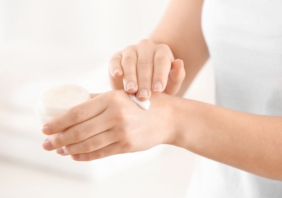 Skinlab là điểm đến quen thuộc được nhiều khách hàng tin tưởng nhờ dịch vụ chăm sóc da toàn thân mùa lạnh chất lượng cao.