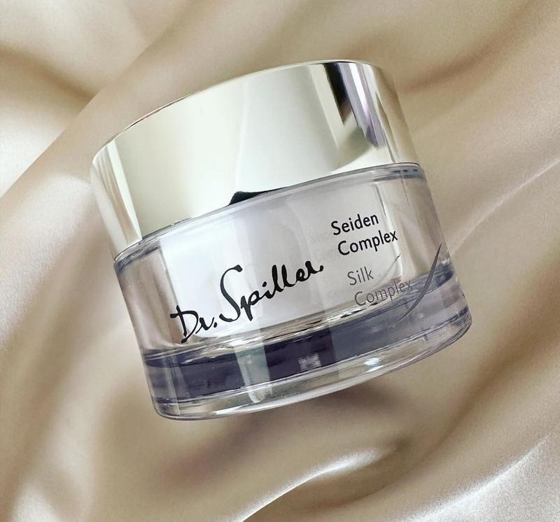 Giữ ẩm da tự nhiên mùa đông đóng vai trò cực kỳ quan trọng giúp làn da duy trì được sự mềm mại