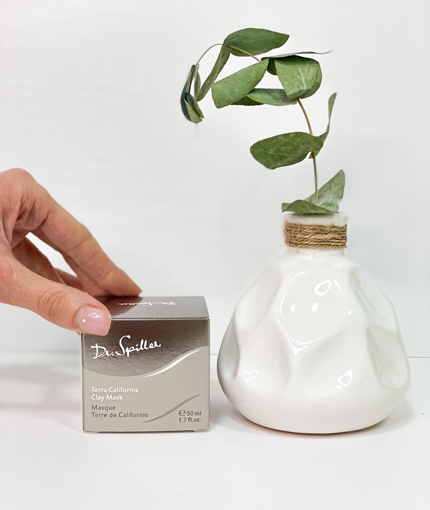 Để duy trì làn da khỏe mạnh, bạn nên lưu ý duy trì chăm sóc đều đặn và điều chỉnh quy trình phù hợp theo sự thay đổi của mùa thu.