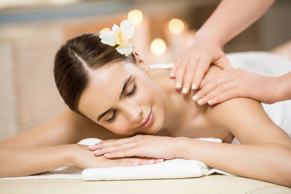 Đến với Spa aroma Hà Nội tại Skinlab, trải nghiệm chăm sóc được nâng tầm vì sự kết hợp hài hòa giữa kỹ thuật, công nghệ, nguyên liệu và con người.