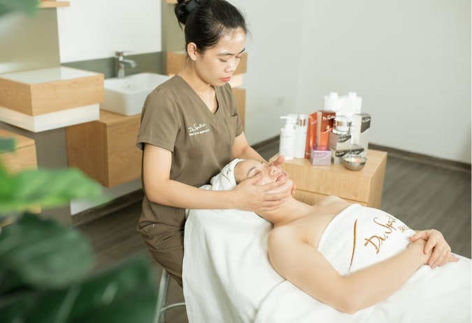 Skinlab giữ vững vị thế trên thị trường spa chăm sóc da toàn thân giá tốt tại Hà Nội.